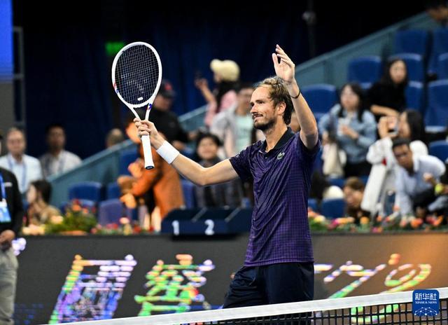 德国网球队爆冷美国网球队，梅德韦杰夫送出助攻的简单介绍