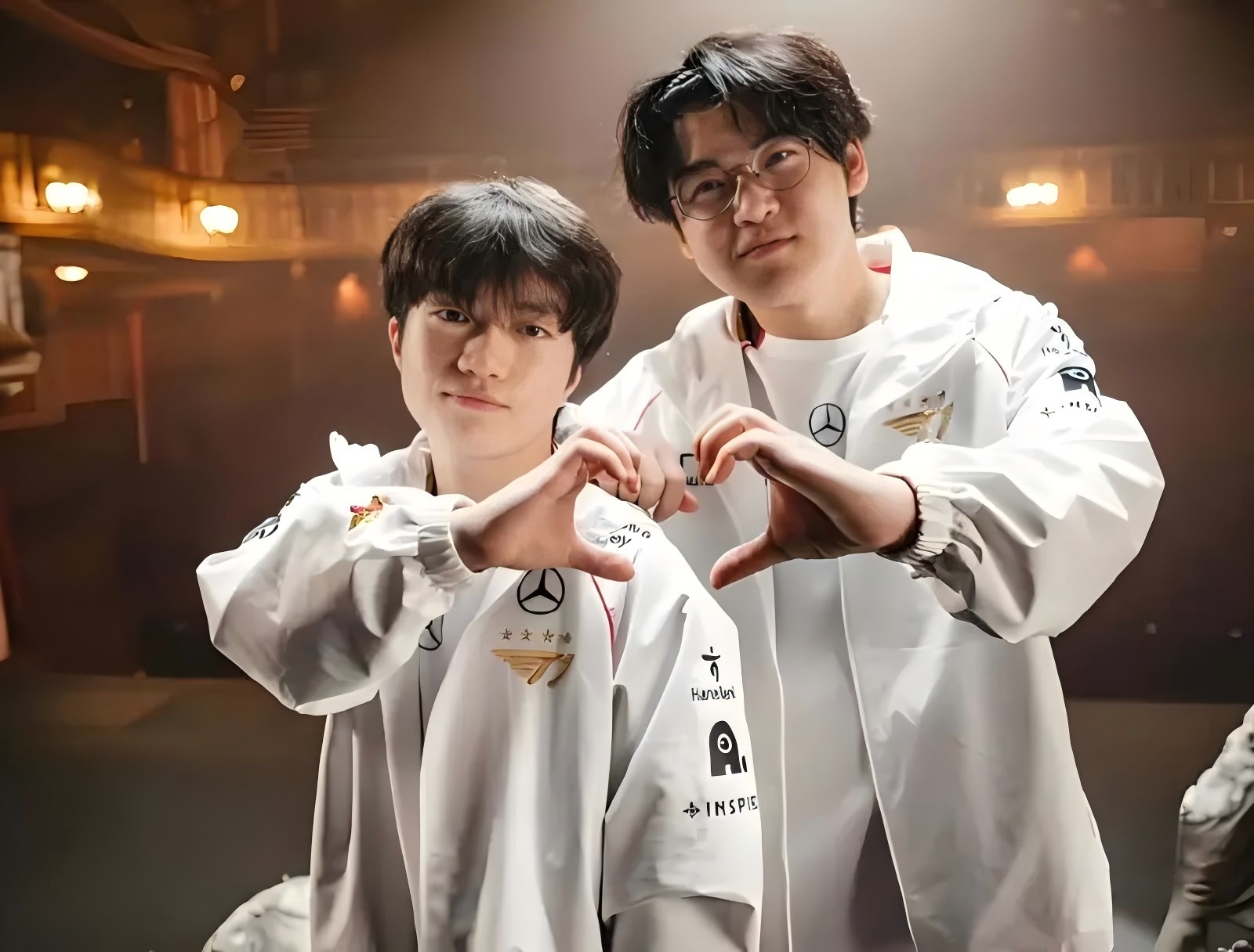 包含T1力克FNC，Peanut完成史诗逆转峡谷大战2025世界赛，引爆全场热议的词条