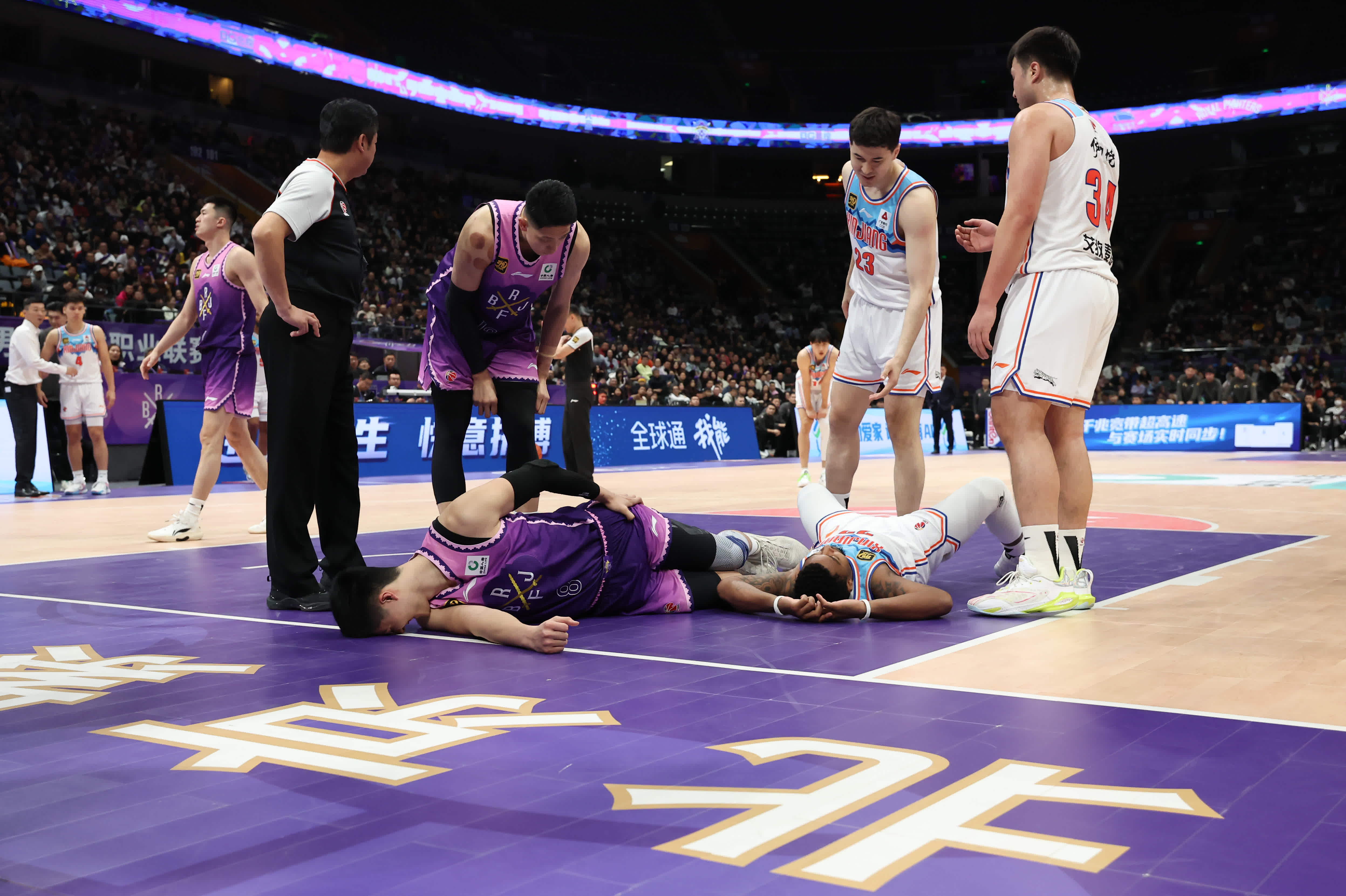 关于进入关键比赛阶段,各队实力对决激烈的信息 关于进入关键比赛阶段,各队实力对决激烈的信息