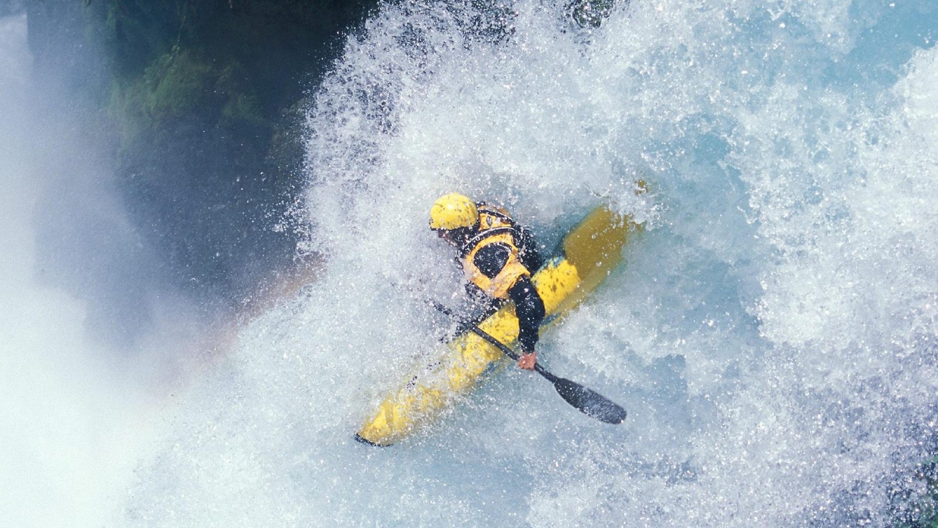 赛道与绿茵场的双重奏，当拉齐奥一波带走毕尔巴鄂，李刚仁在F1街道赛接管比赛