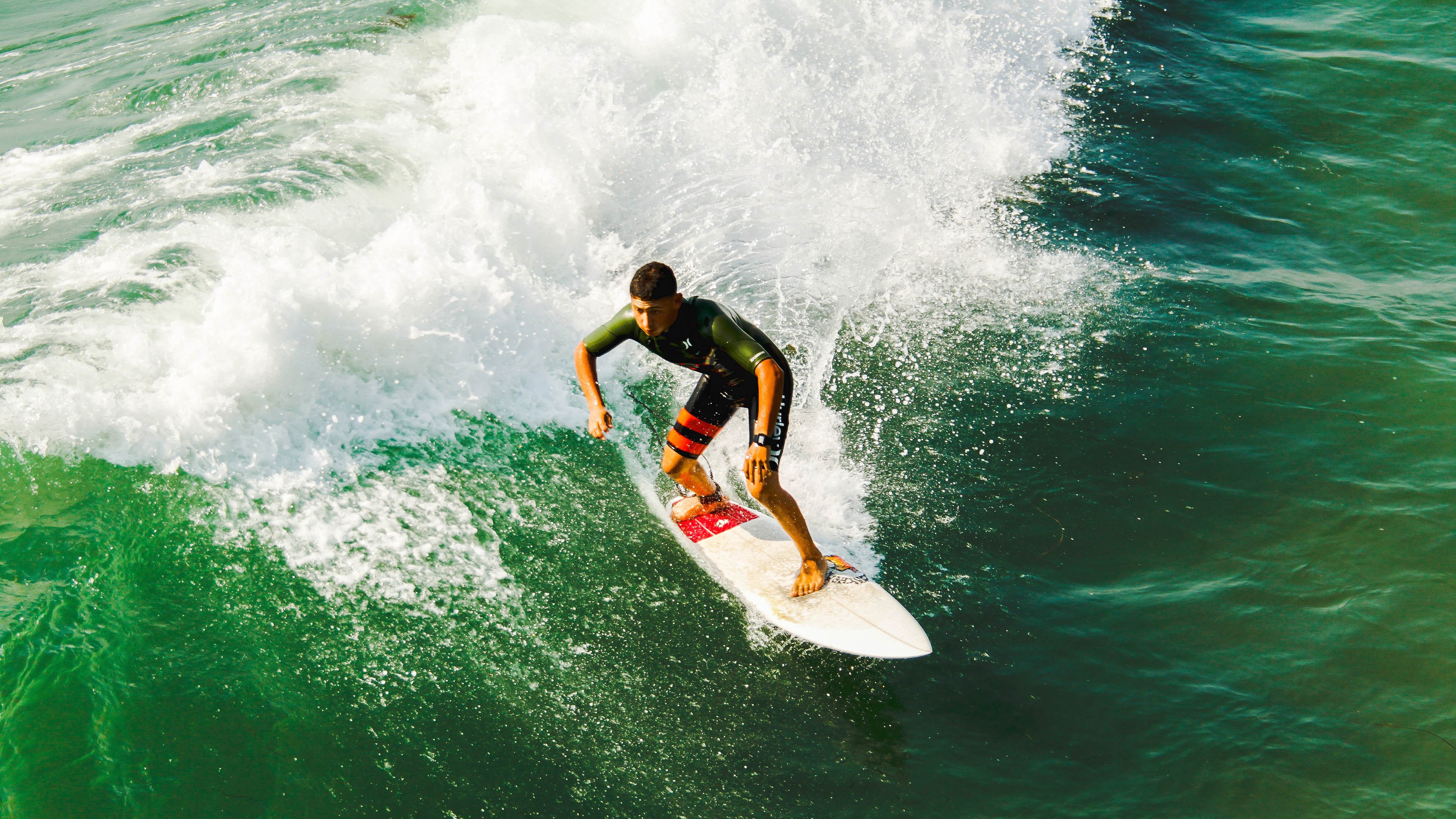 篮球场上的苏亚雷斯时刻，中国对阵波兰，连续得分拉开差距的战术启示