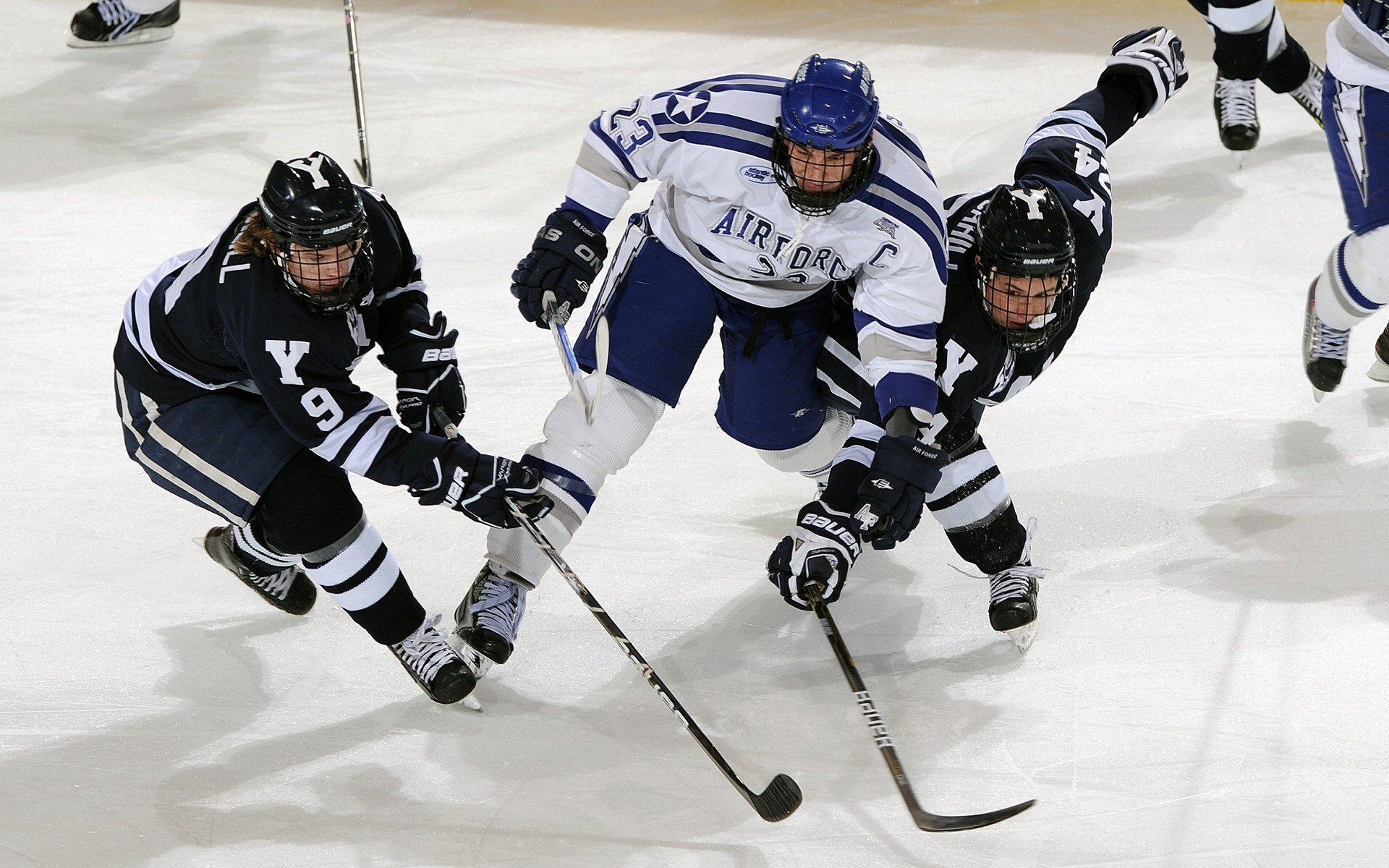 奥亚尔萨瓦尔爆发，伊朗式战术如何正面击溃切尔西的足球哲学