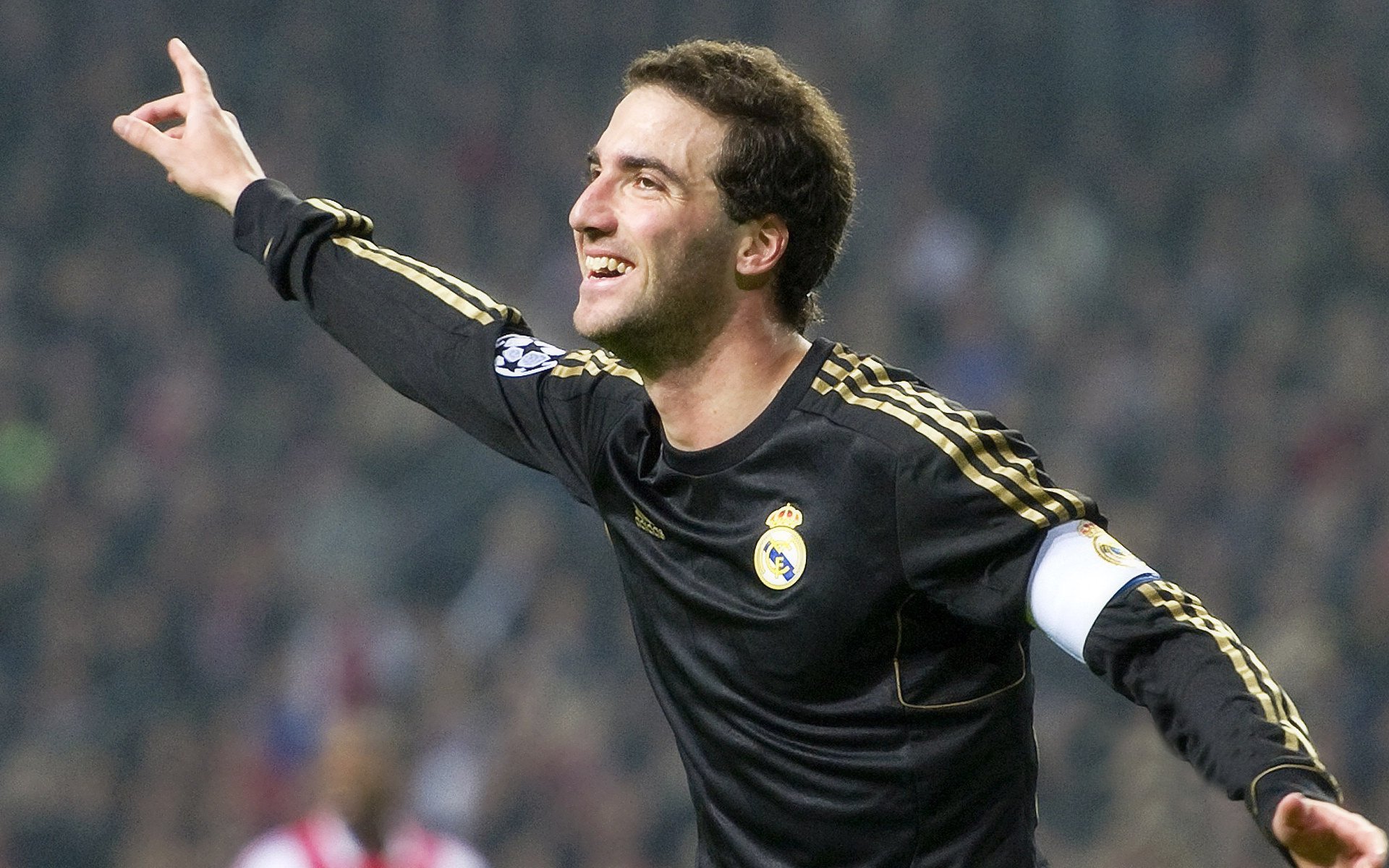 阿圭罗高光闪耀，瑞典战术碾压罗马—一场定义时代的欧战对决